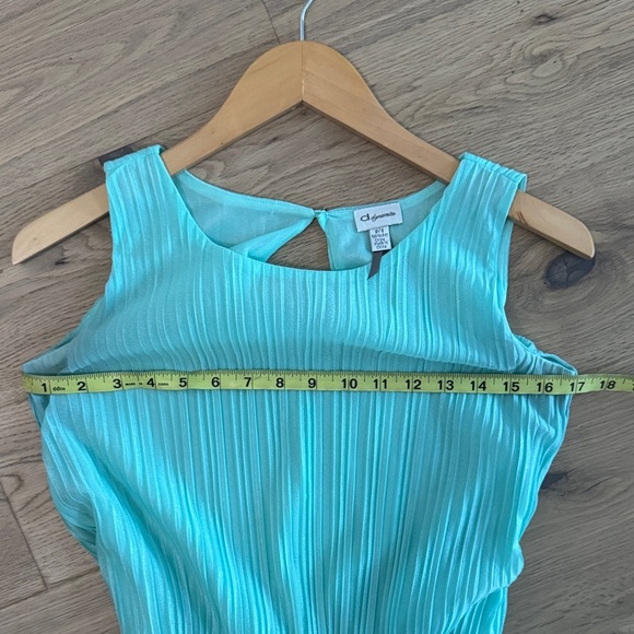 π Dynamite Pleated Mint Green Top - Size Small - Picture 5 of 5